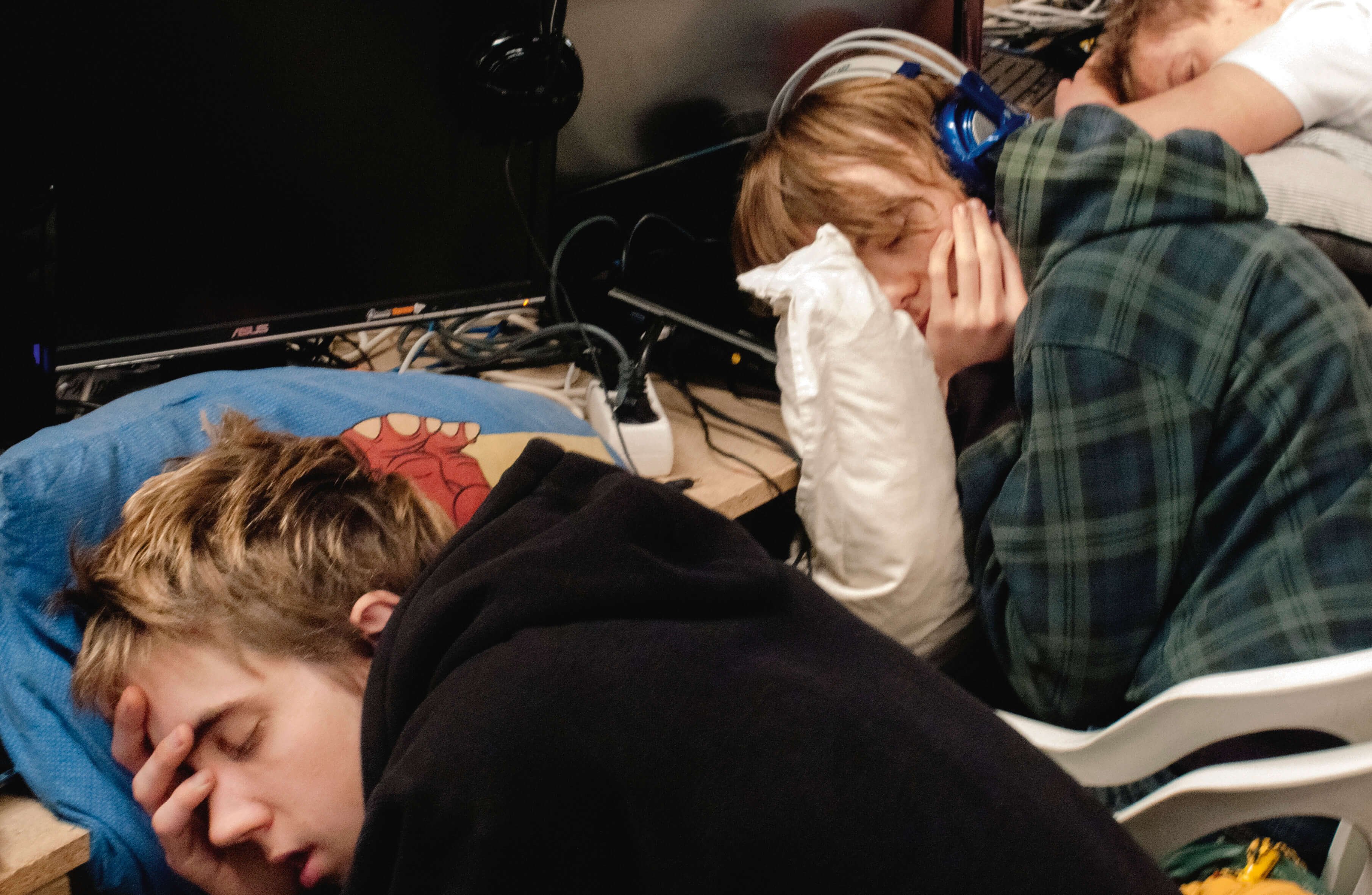 MASSES Magazine No. 5 – Jusqu'à la Mort, Photography by CG Watkins, with the sleeping gamers of The Gathering LAN party in Norway – 2015