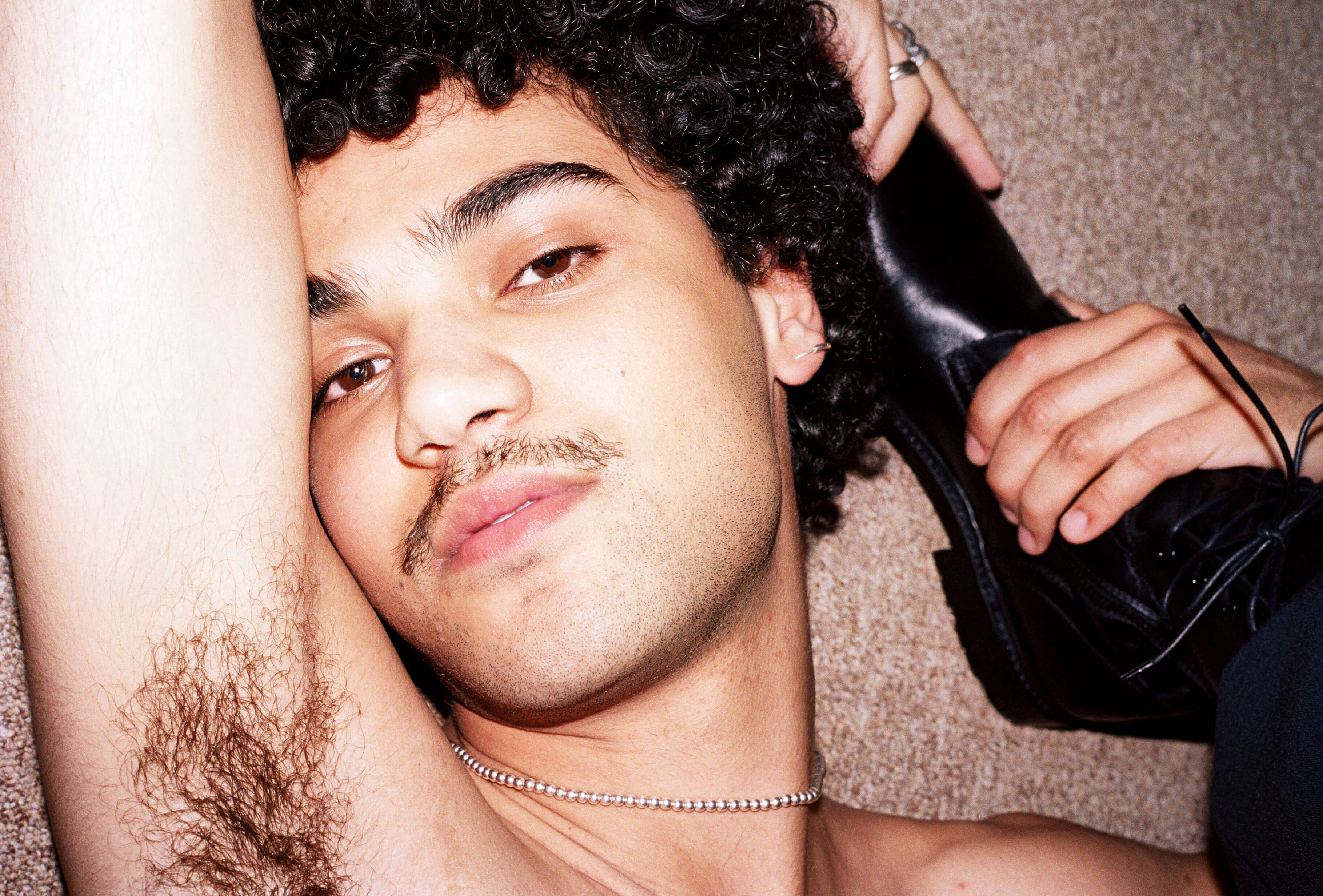 MASSES Magazine No. 12 – Aux Armes et Cætera, Photography by Matthias Vriens – Nassim Guizani portrait – 2019